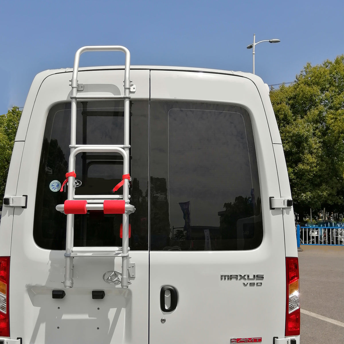 YUMEI Back Folding Ladder DTV90 Maxus V90 Model